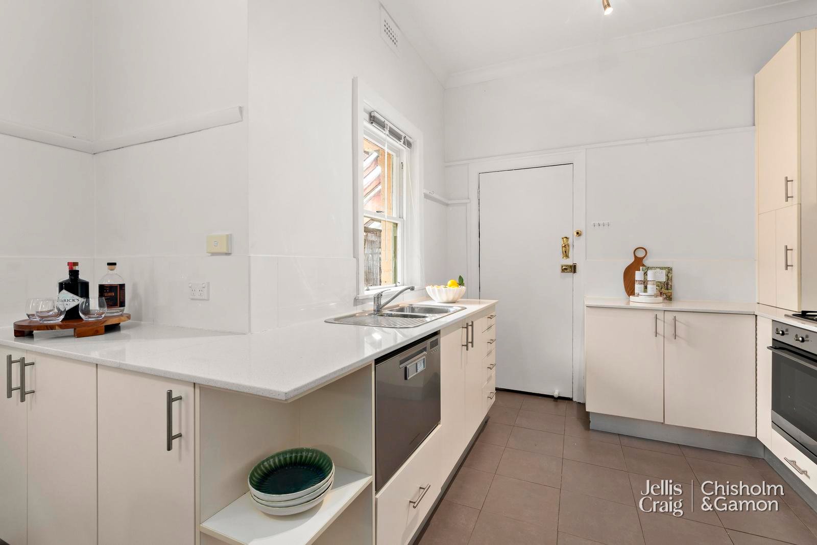 1/5 Beach Avenue, Elwood image 15