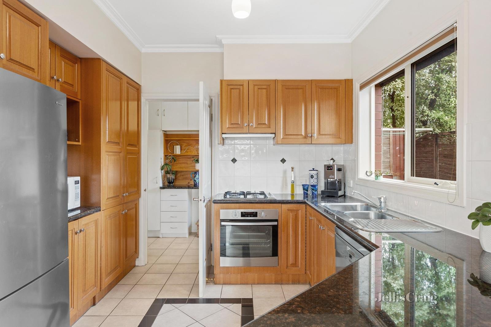 1/5 Belvedere Avenue, Doncaster East image 5