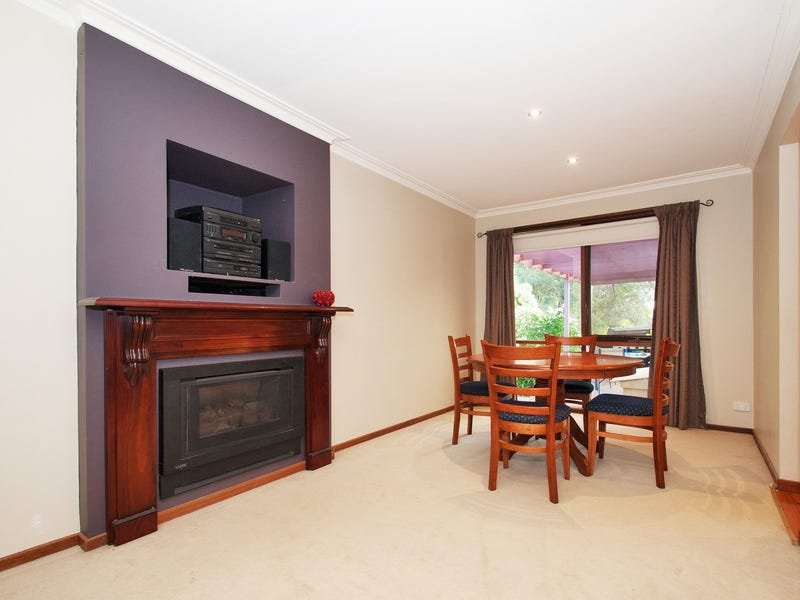 15 Birchwood Drive, Mooroolbark image 5