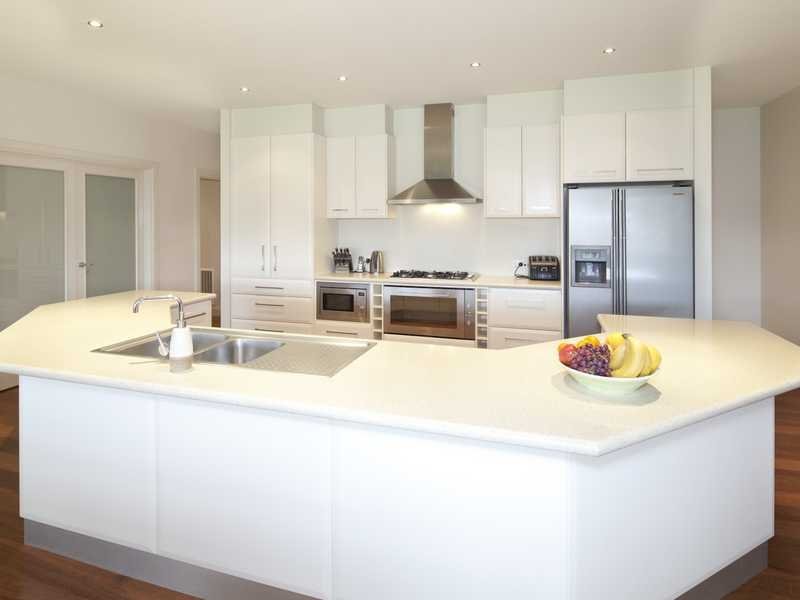 15 Birchwood Drive, St Albans Park image 4