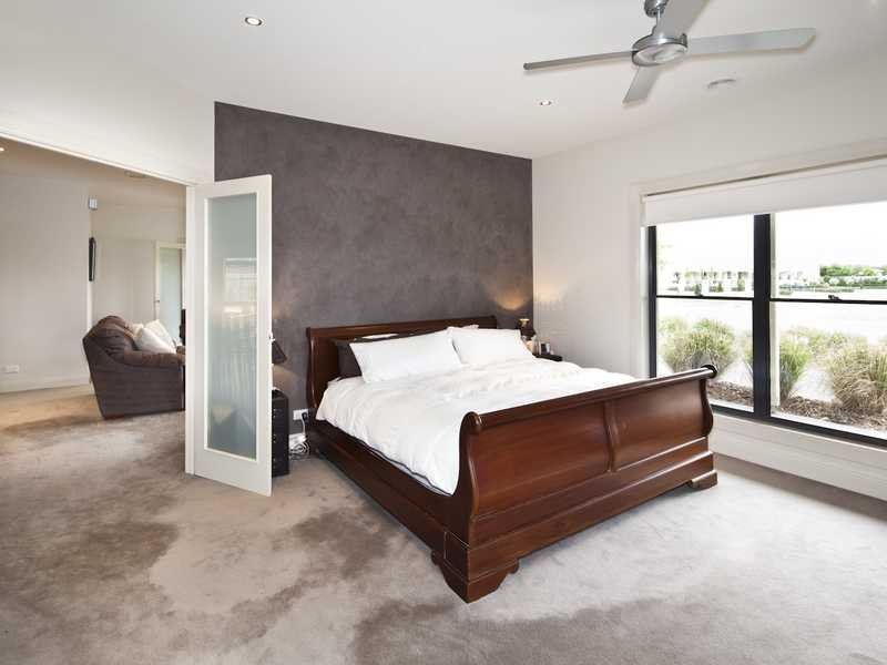 15 Birchwood Drive, St Albans Park image 13