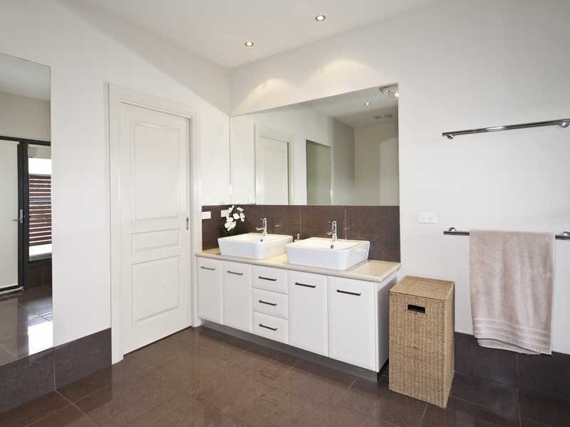 15 Birchwood Drive, St Albans Park image 15