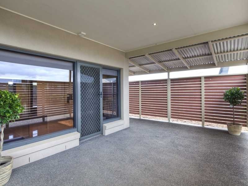 15 Birchwood Drive, St Albans Park image 20