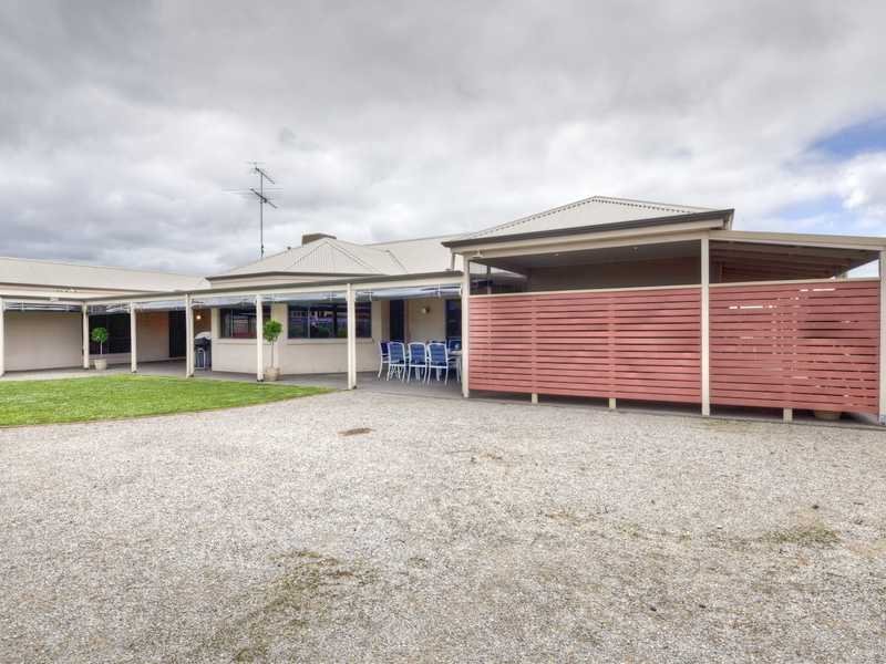 15 Birchwood Drive, St Albans Park image 24