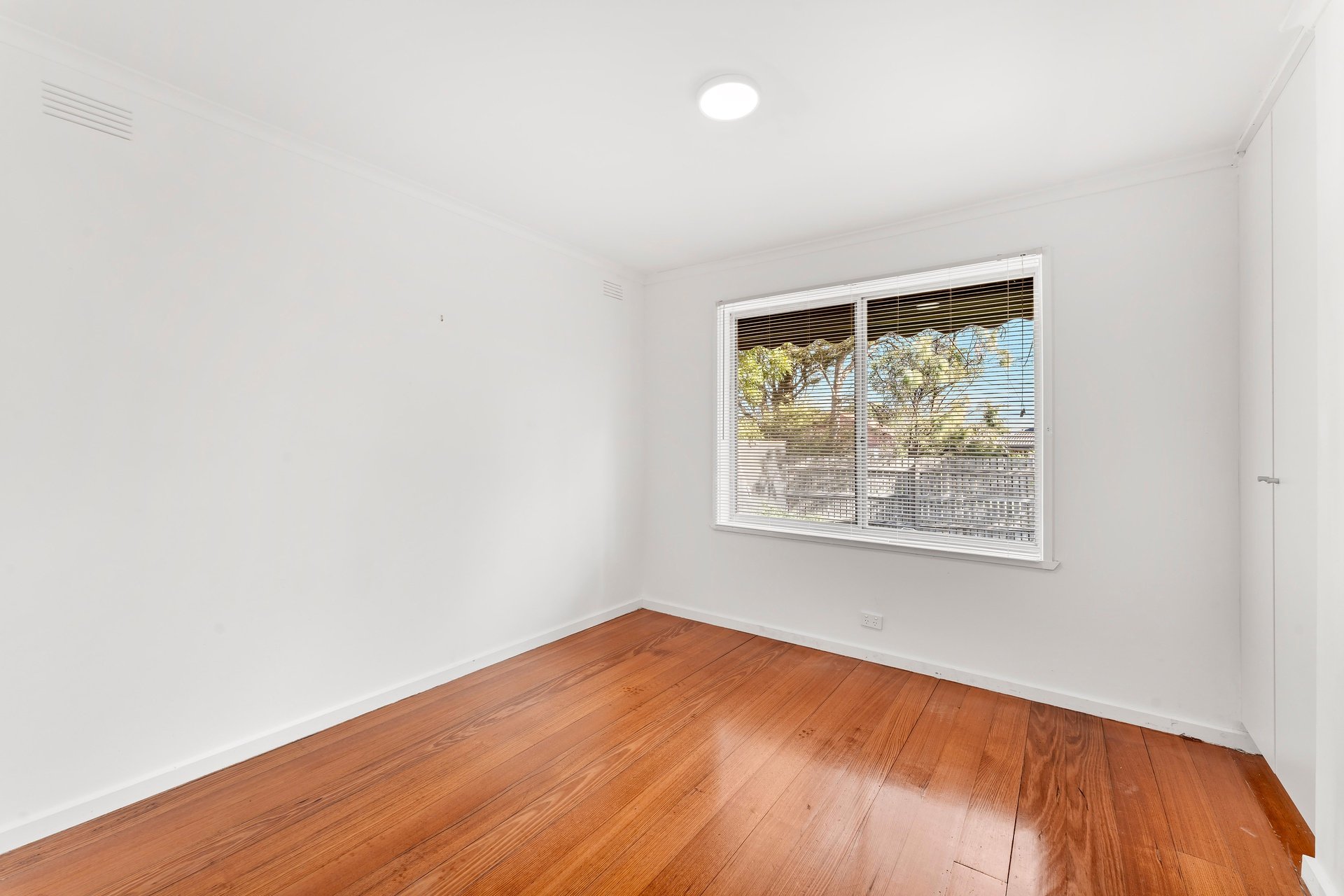 1/5 Blanche Court, Doncaster East image 6