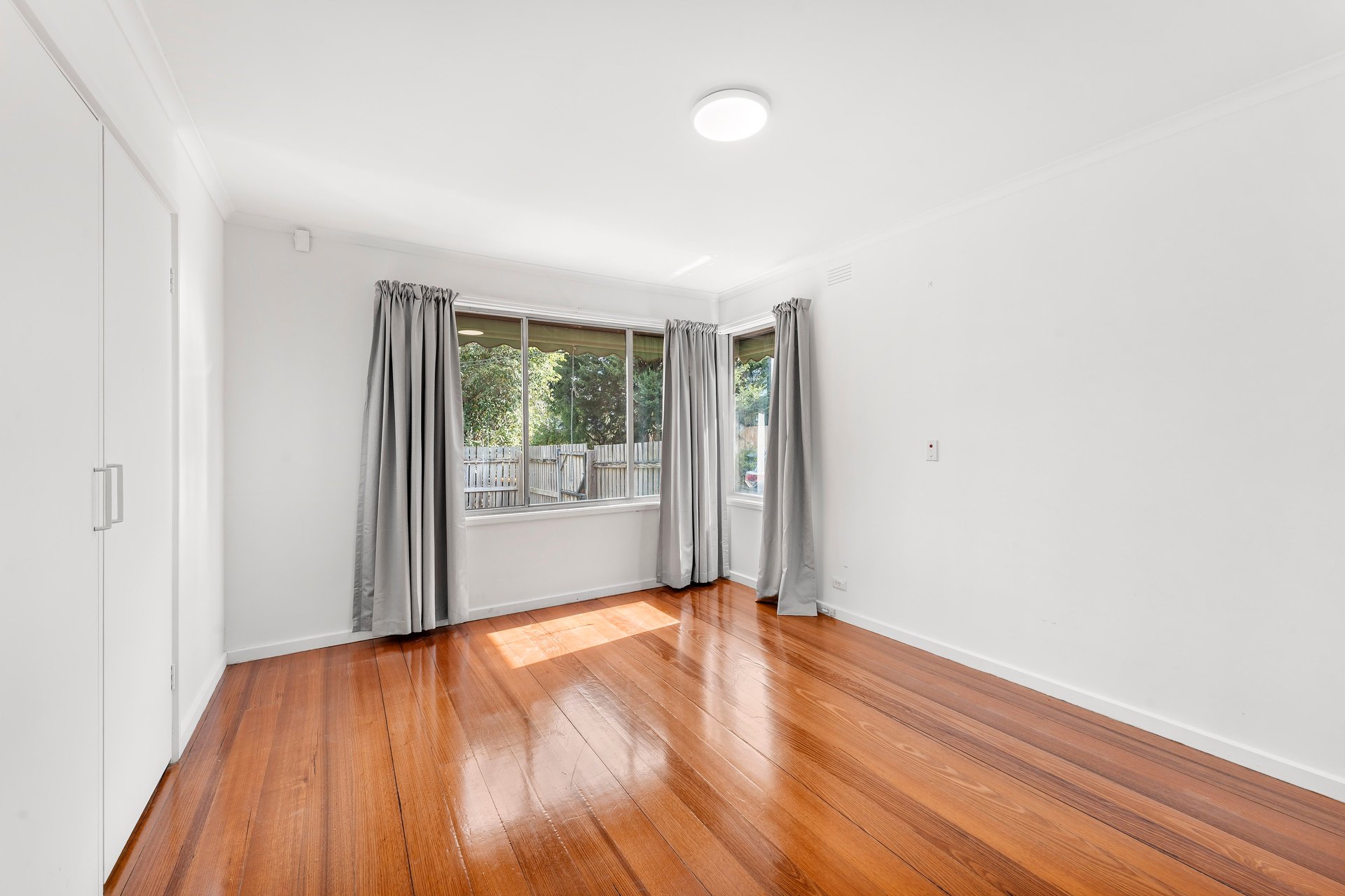 1/5 Blanche Court, Doncaster East image 5