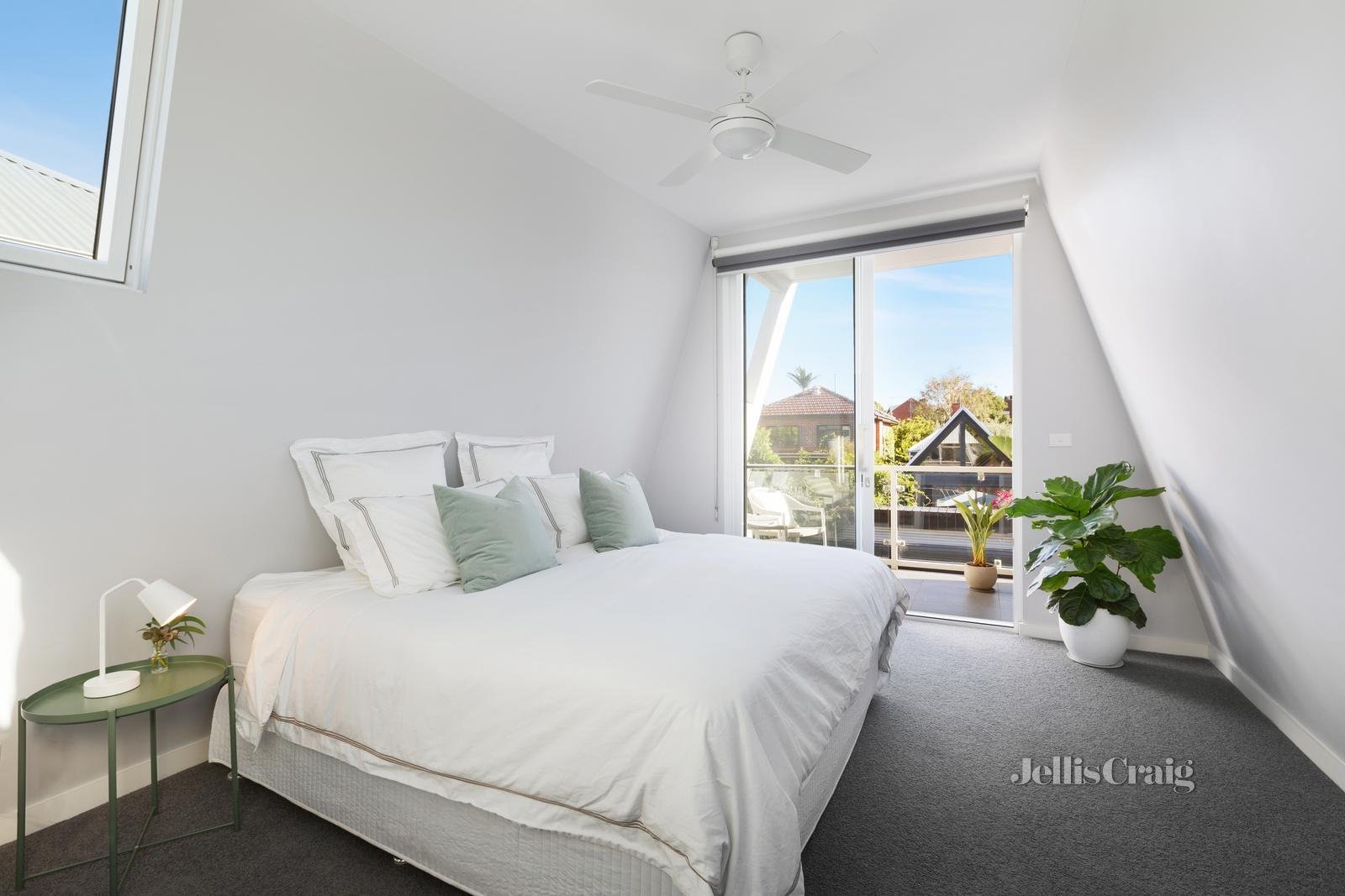 15 Bowen St, Prahran image 4