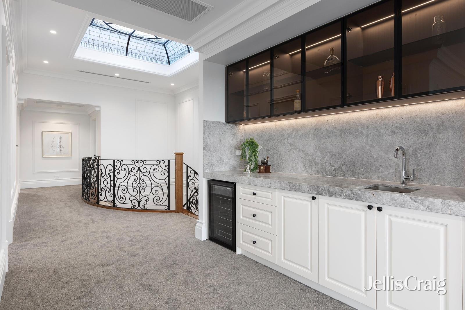 15 Brazilia Drive, Glen Waverley image 11