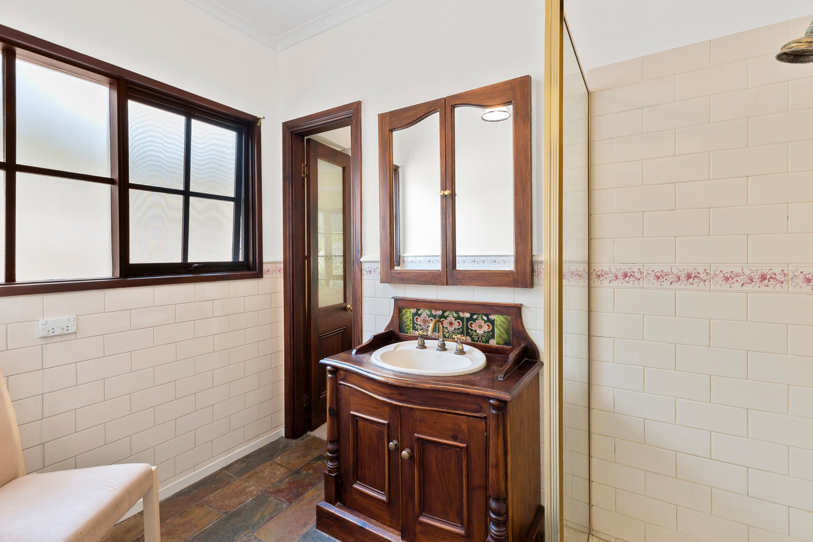 Property Gallery Thumbnail 9