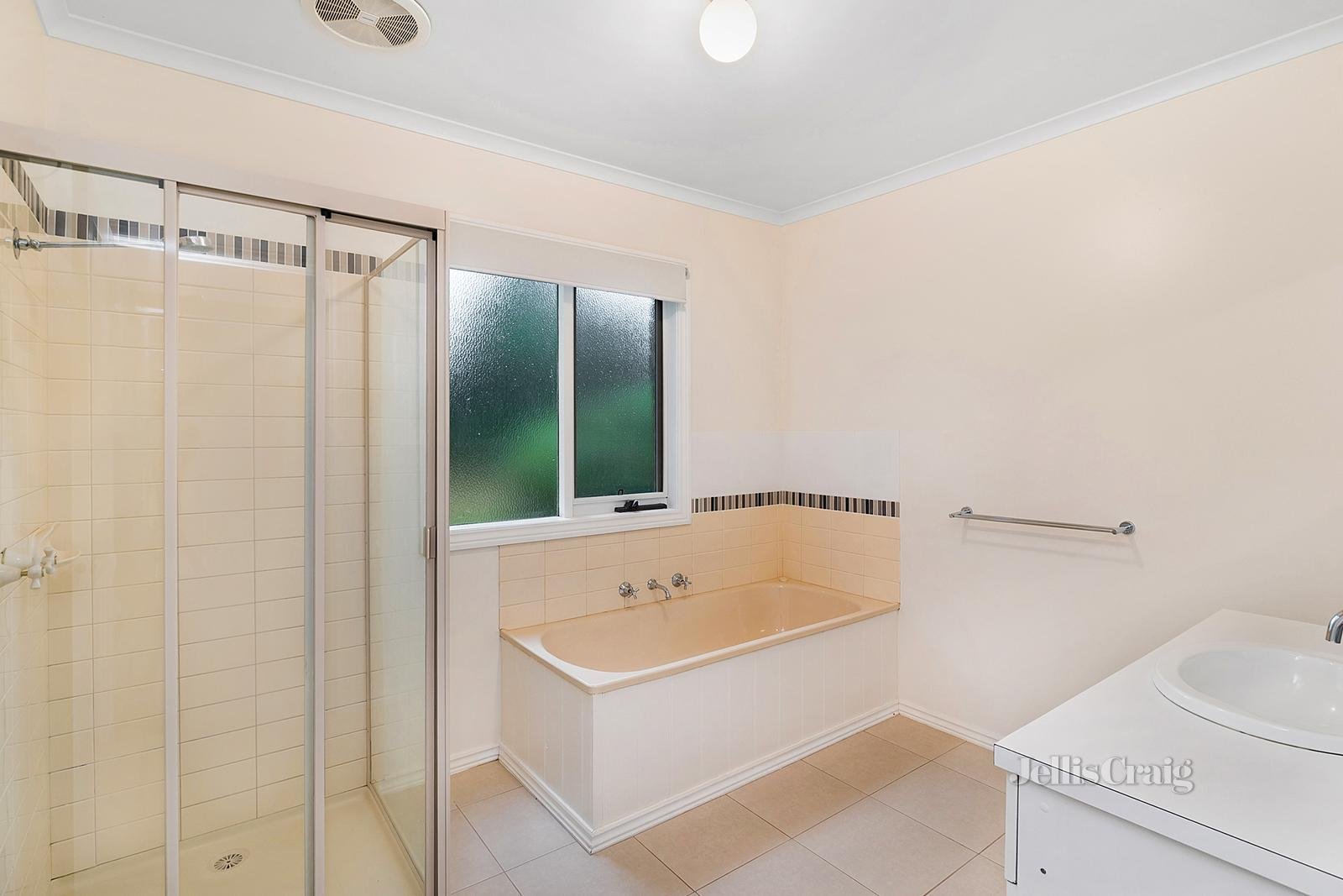 15 Carinya Drive, Gisborne image 8