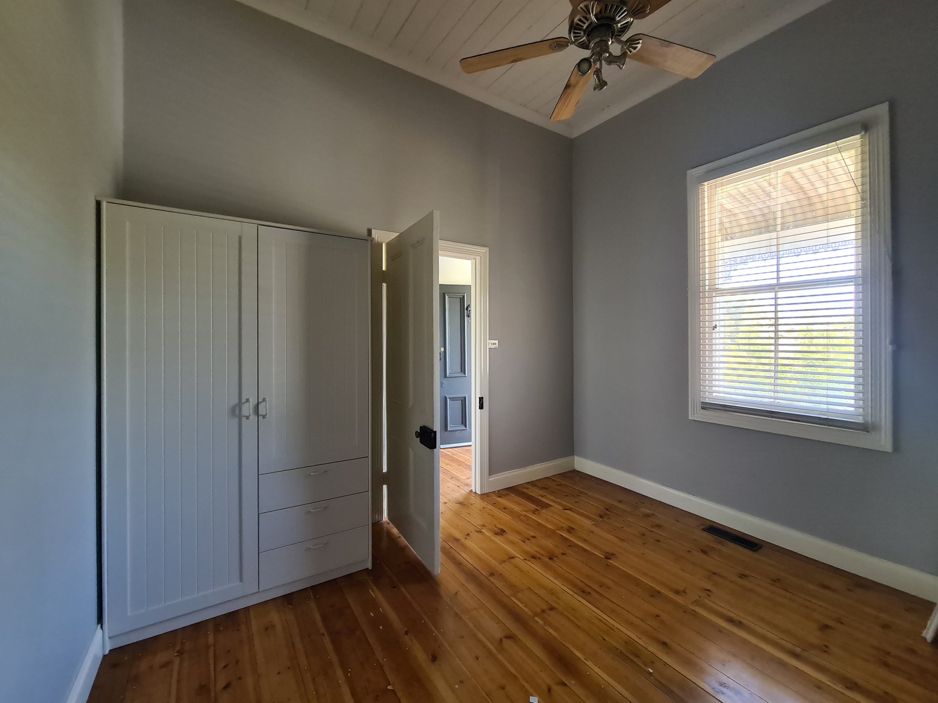 15 Carolin Street, Flora Hill image 4
