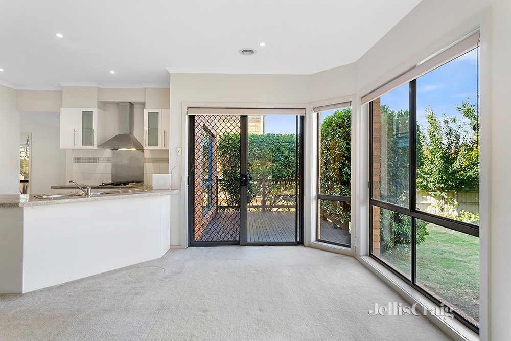15 Casey Crescent, Viewbank image 3