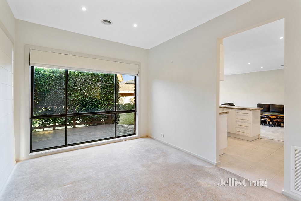 15 Casey Crescent, Viewbank image 6