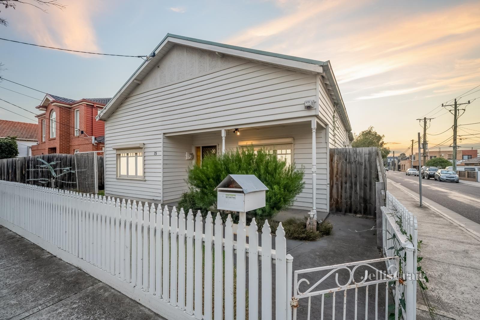 15 Cash Street, Coburg image 1