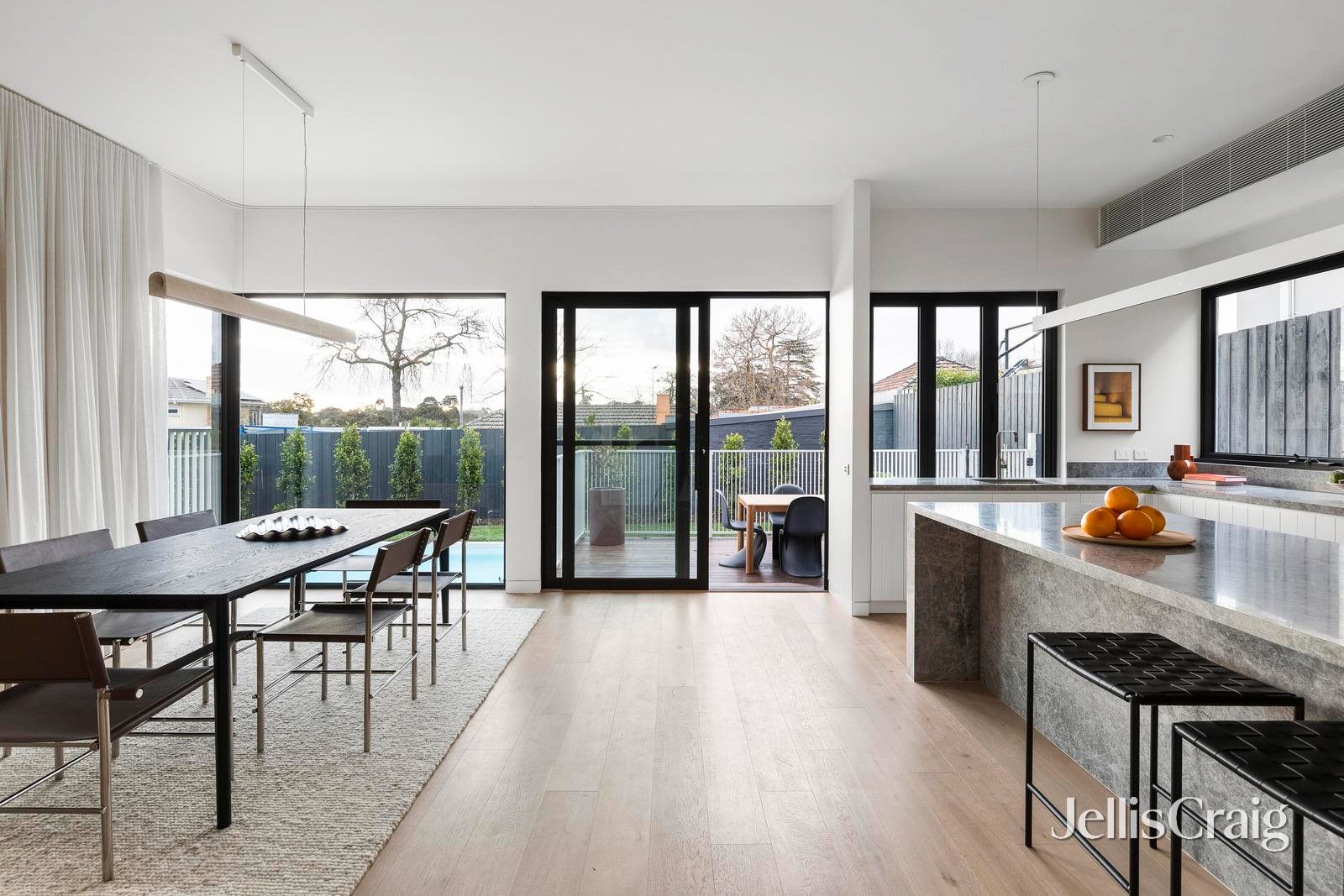 15 Castella Street, Ivanhoe East image 4