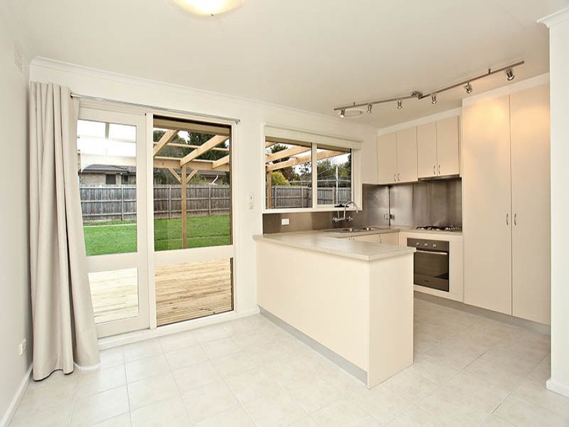 15 Chesney Drive, Ringwood image 2