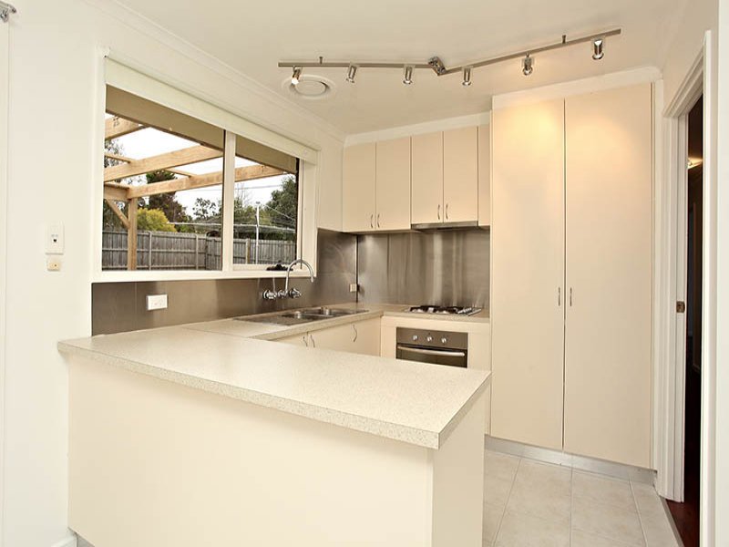 15 Chesney Drive, Ringwood image 5