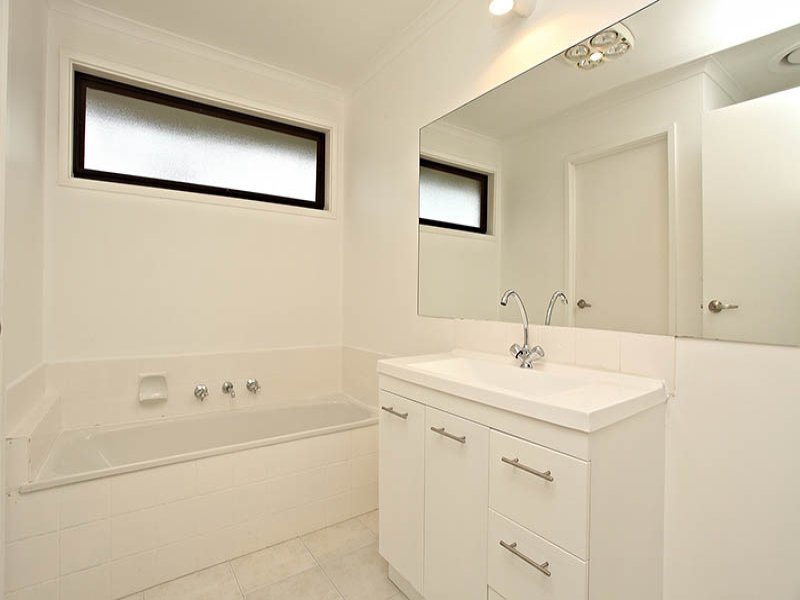 15 Chesney Drive, Ringwood image 6