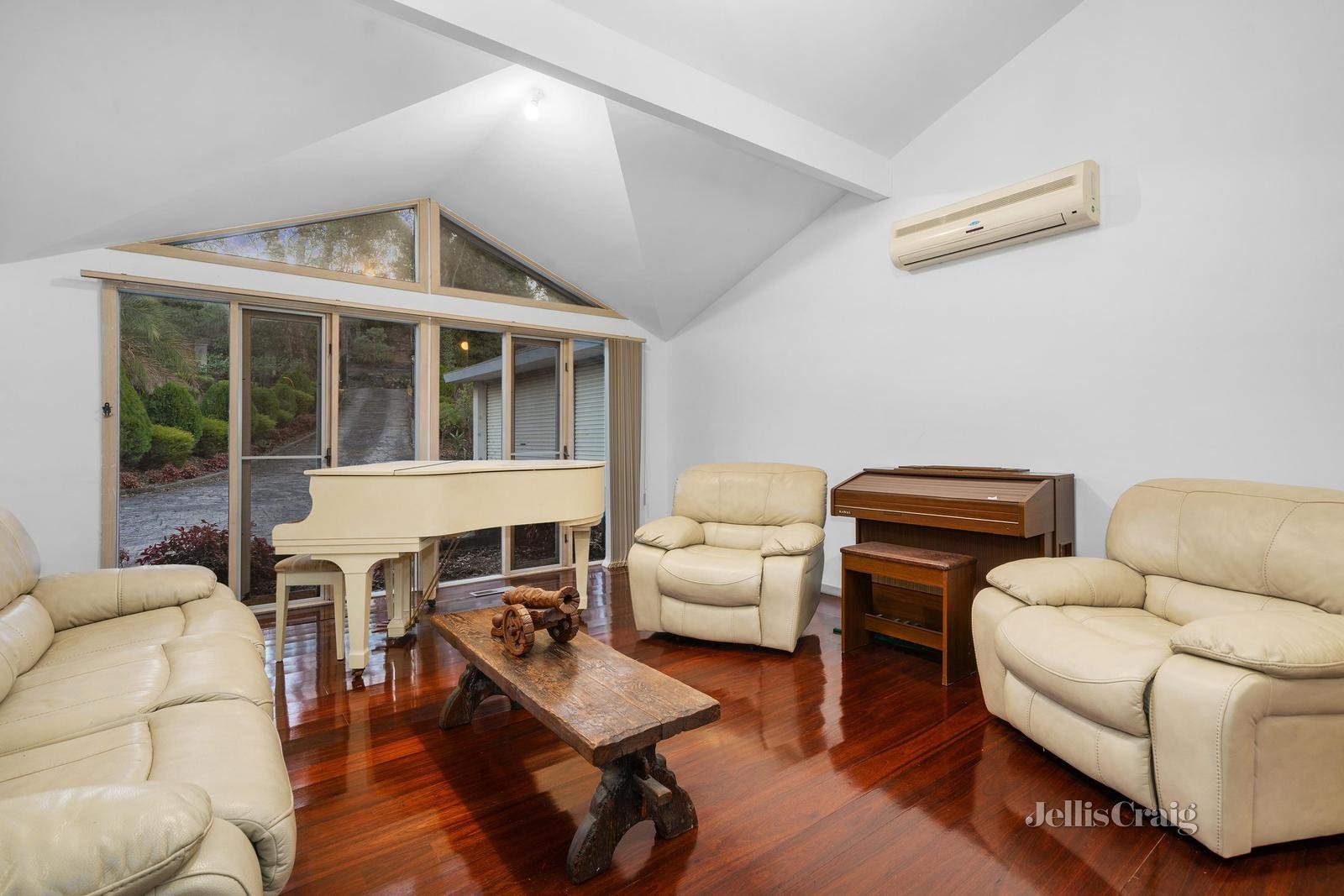 15 Cliveden Court, Templestowe image 2