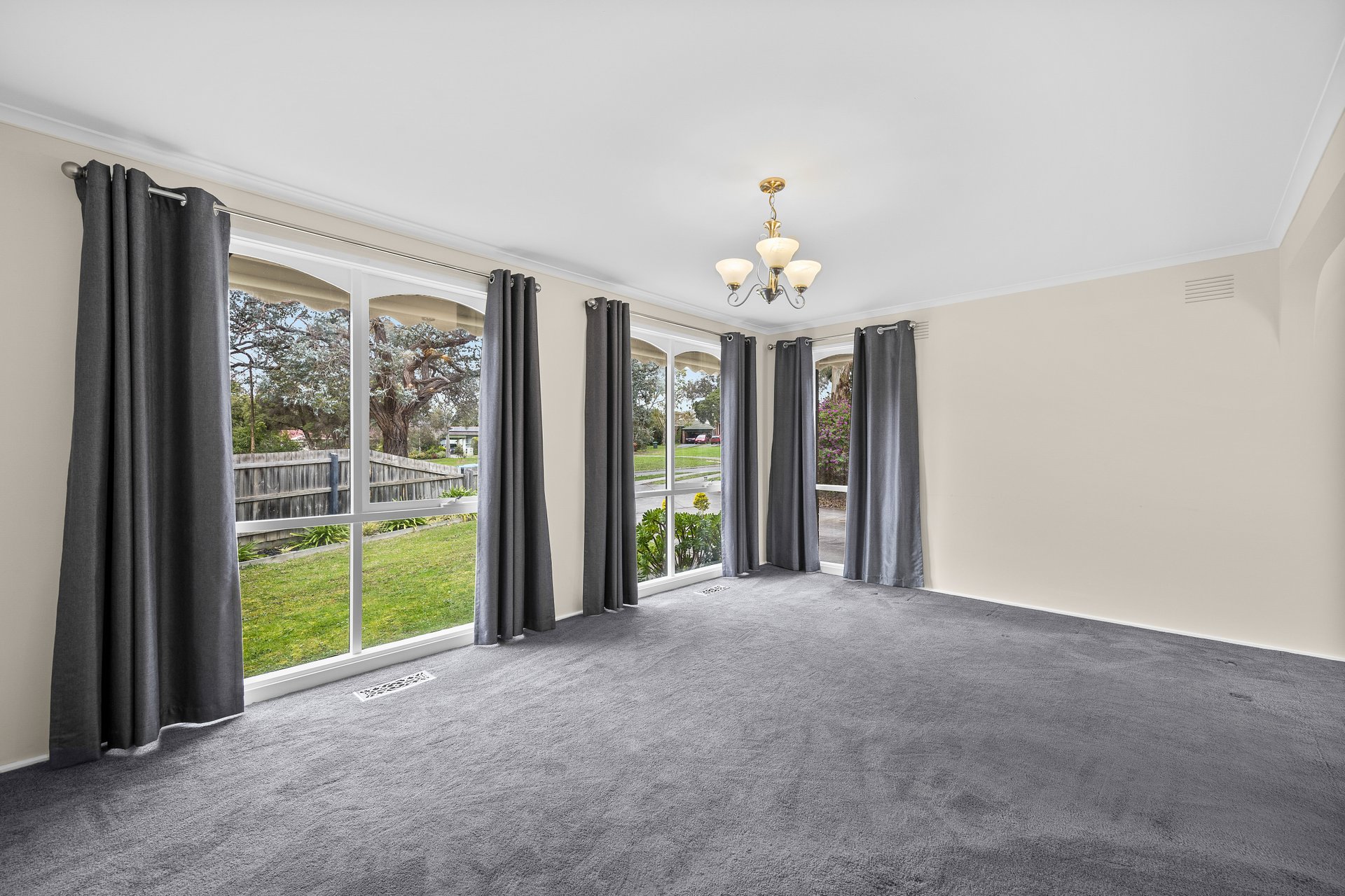 15 Coachman Square, Wantirna image 2