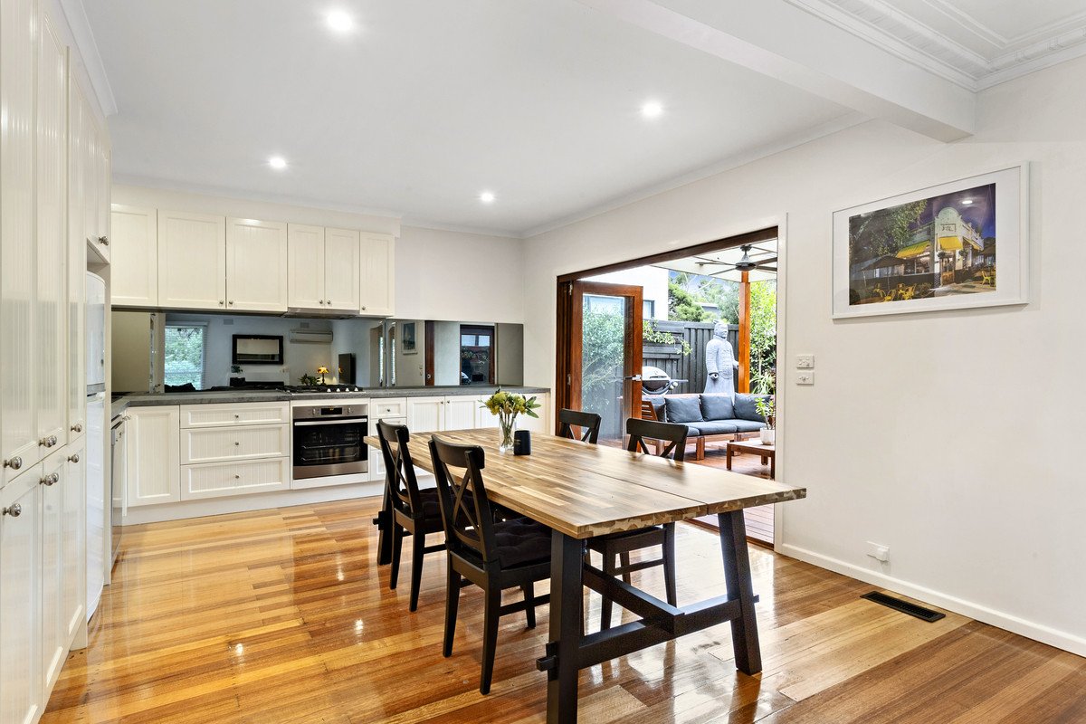 15 Corlett Street, Mont Albert North image 2
