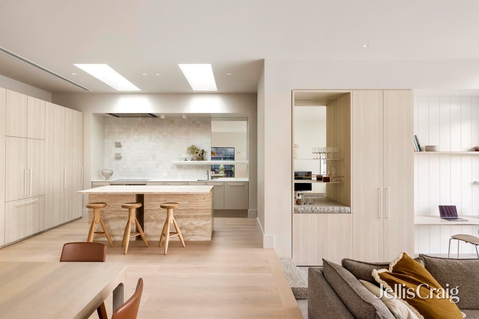 15 Crisp Avenue, Brunswick image 2