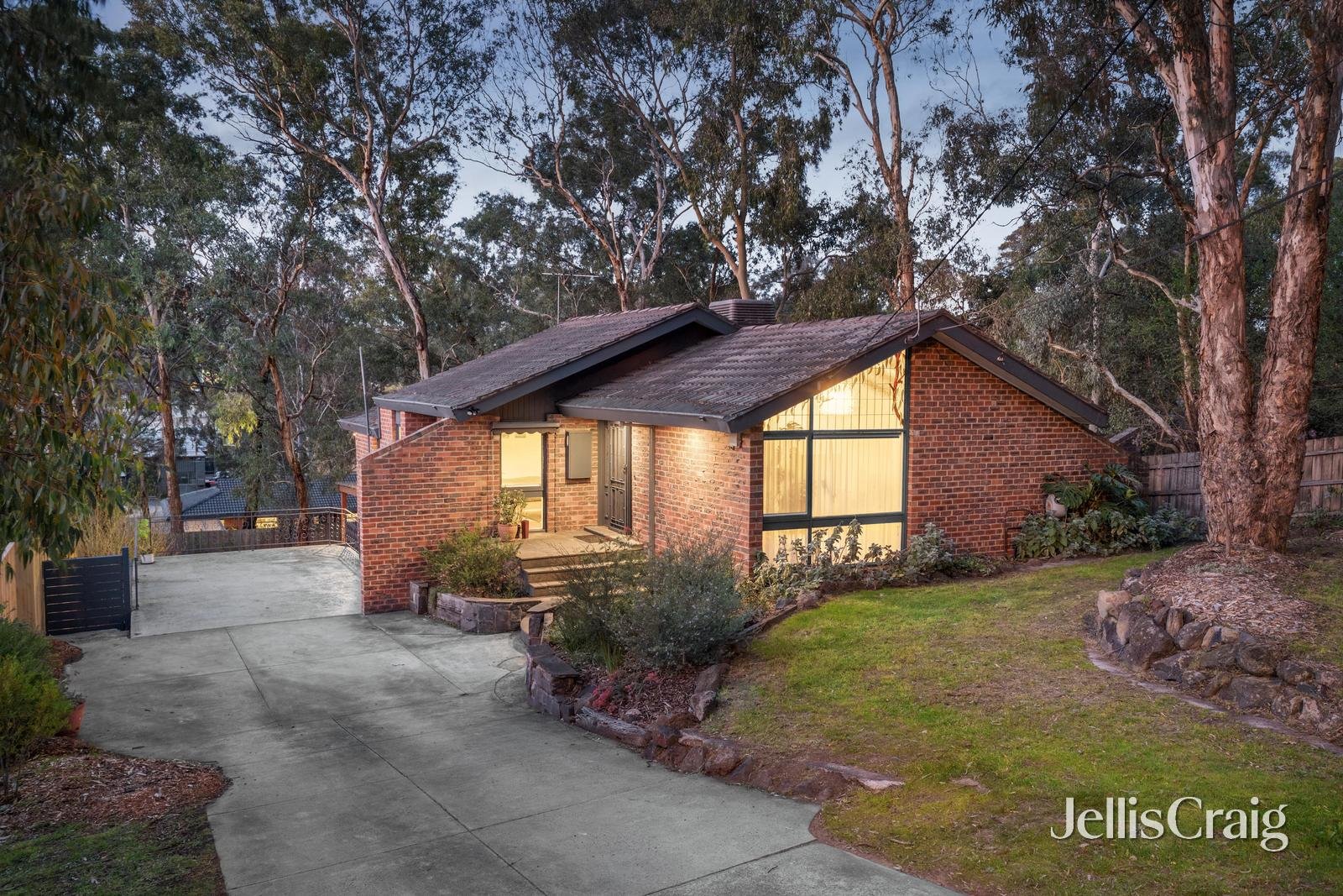 15 Cromwell Street, Eltham image 1