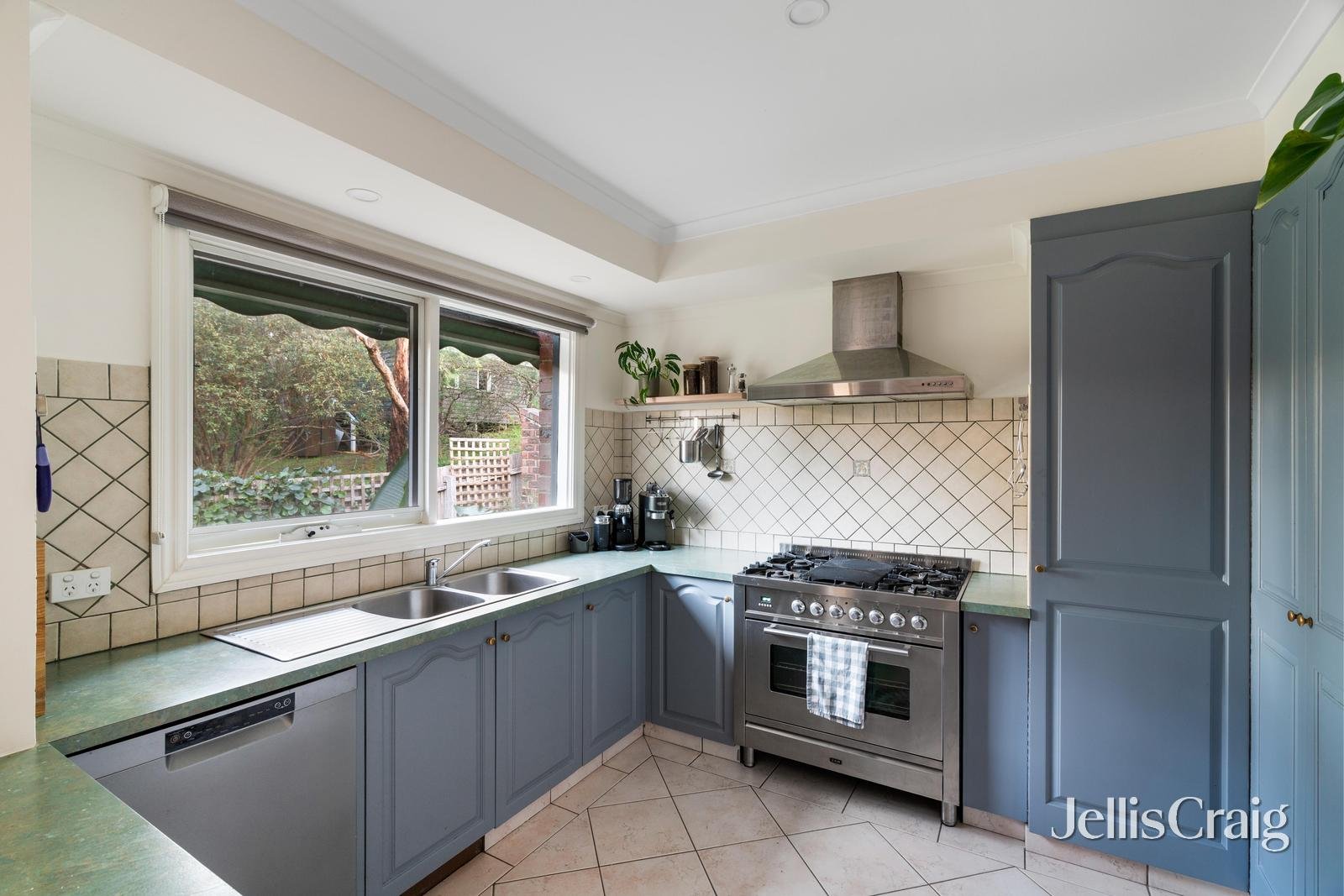 15 Cromwell Street, Eltham image 5