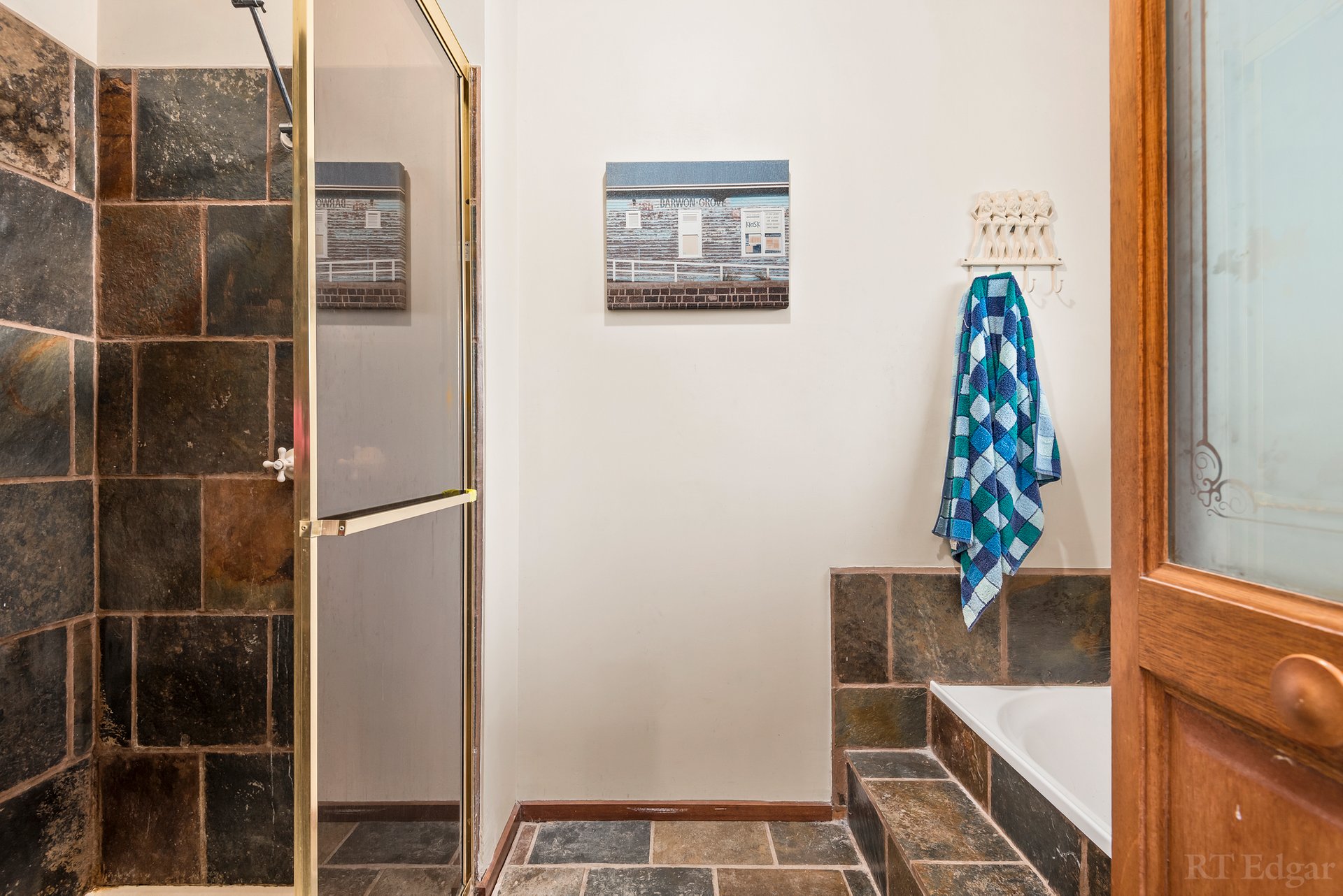 Property Gallery Thumbnail 9