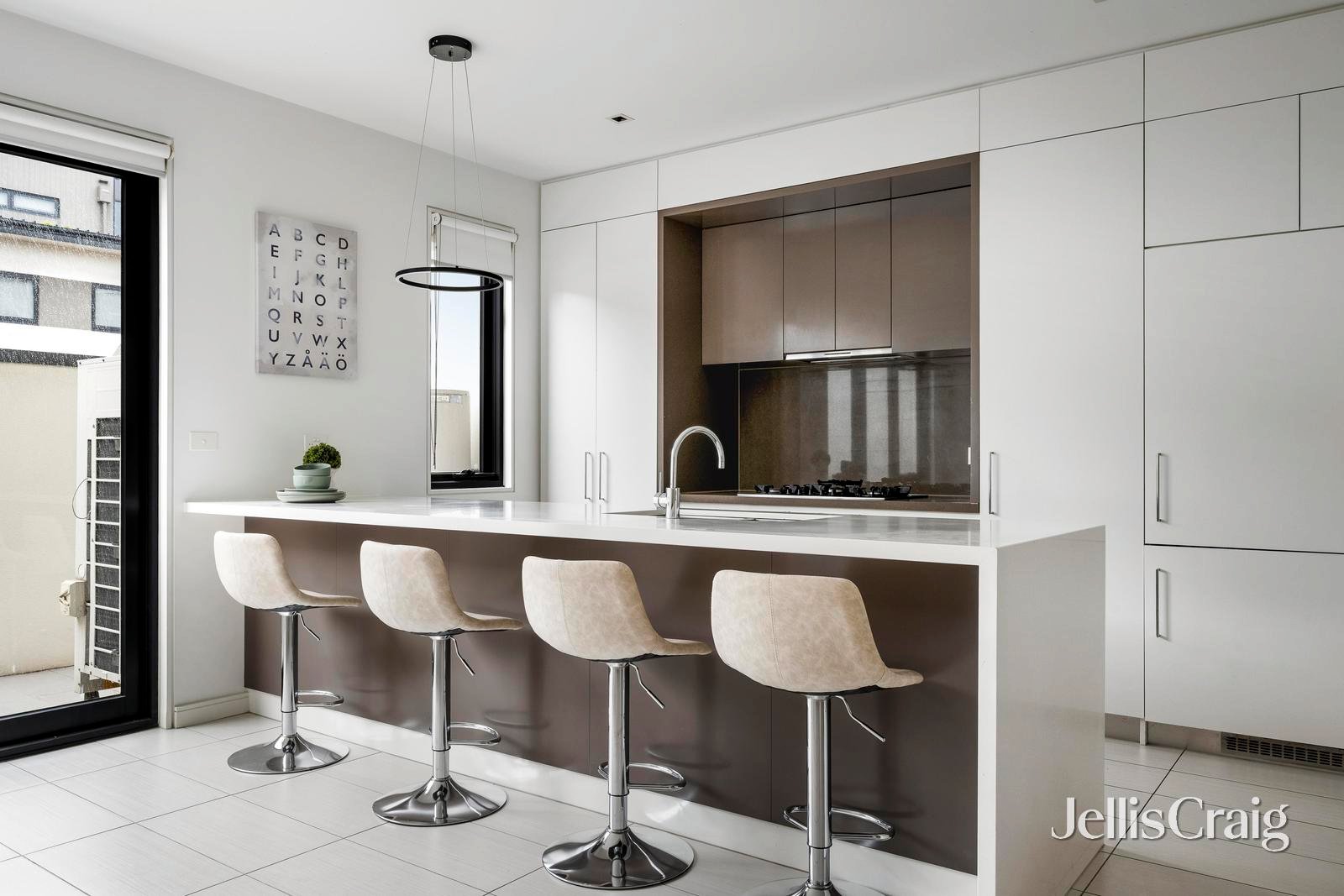 15 Danks Street, Albert Park image 3
