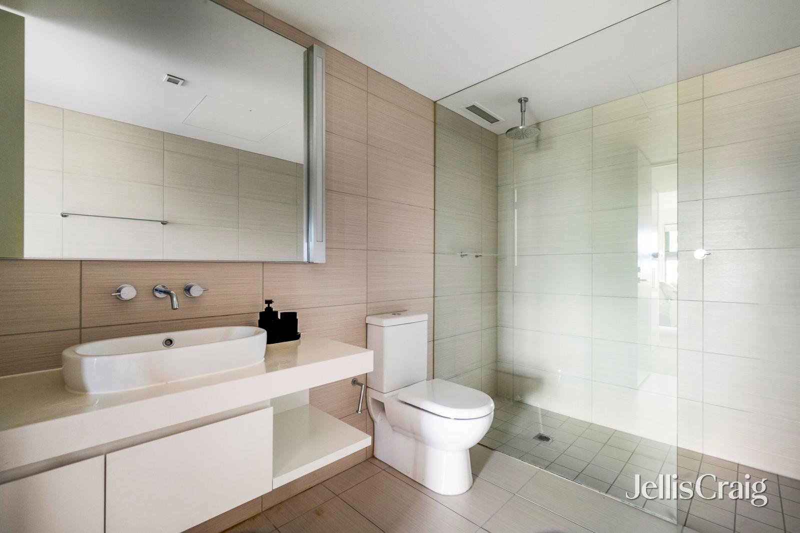 15 Danks Street, Albert Park image 7