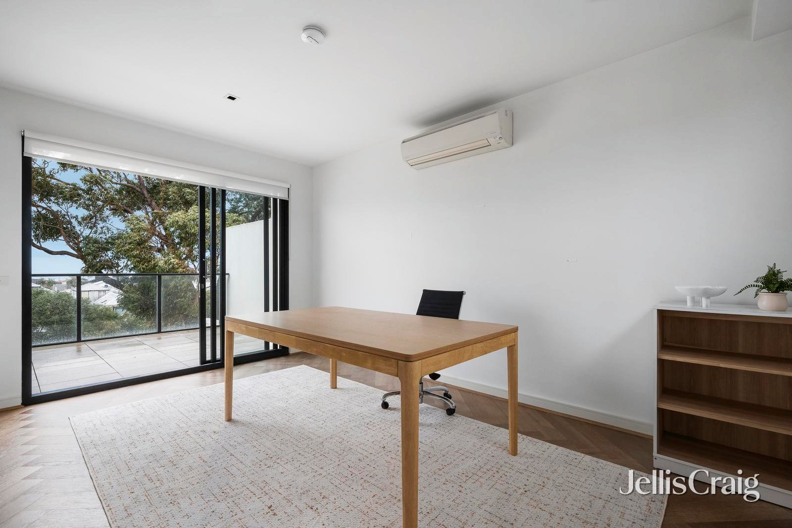 15 Danks Street, Albert Park image 10
