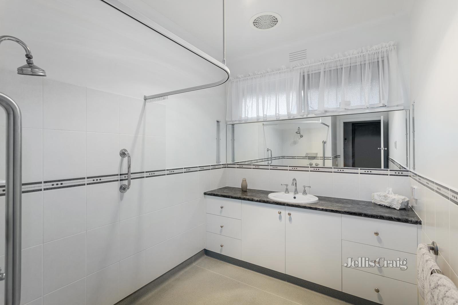 15 Dartagook Street, Diamond Creek image 8