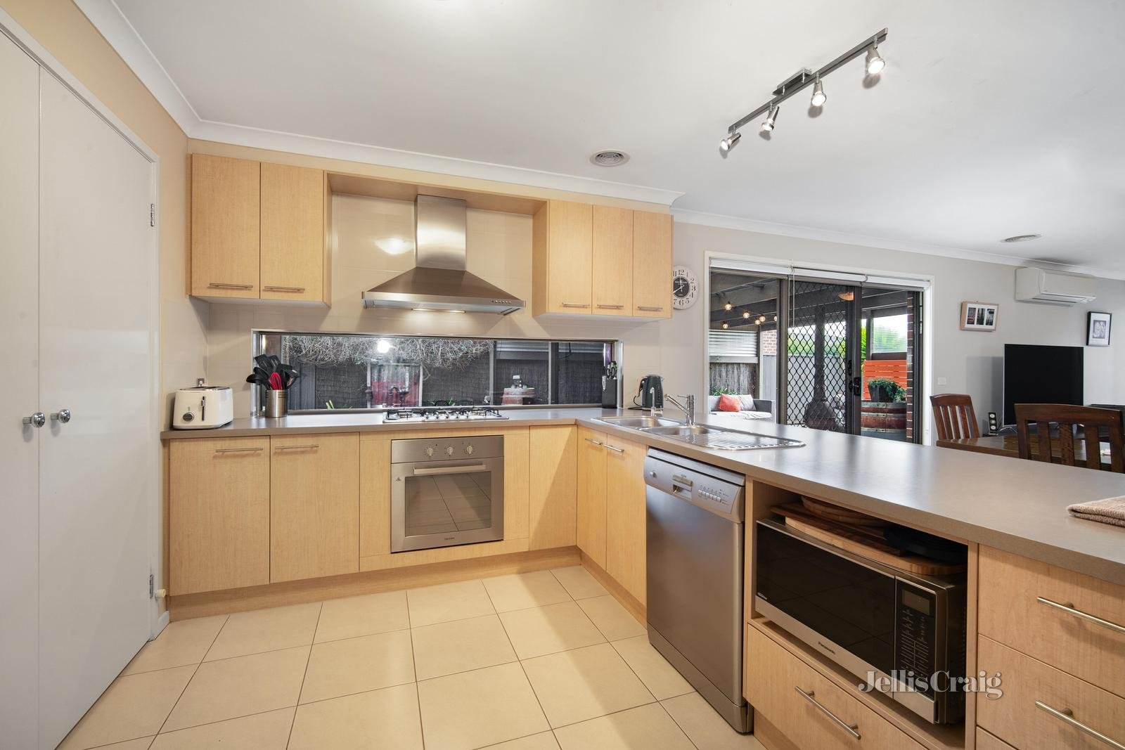 15 Dartmoor Court, Alfredton image 3