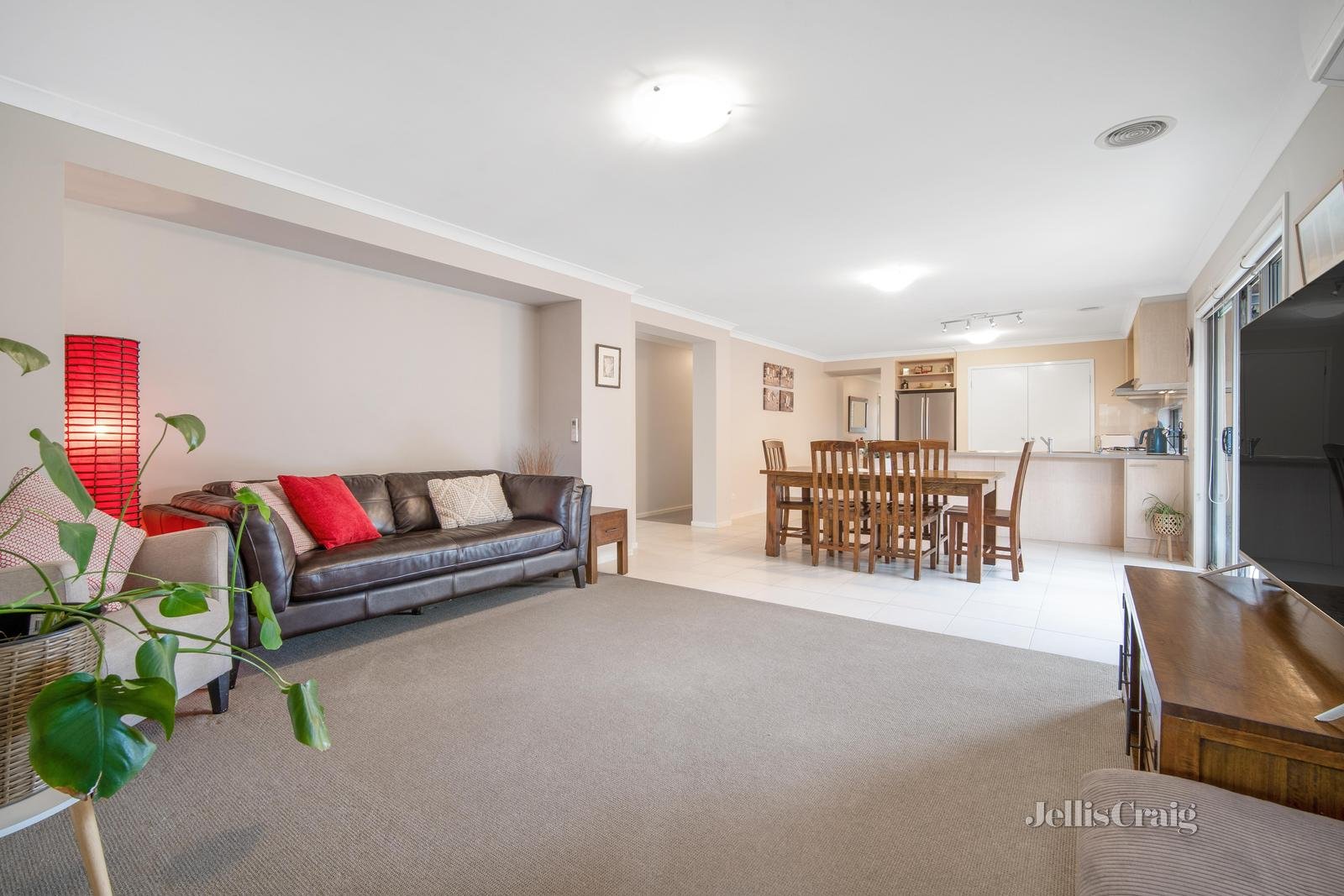 15 Dartmoor Court, Alfredton image 5