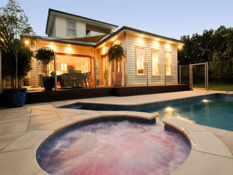 15 Denman Street, East Geelong image 2