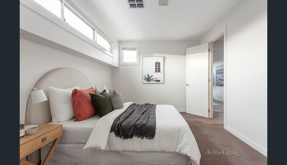 15 Denmark Hill Road, Hawthorn East image 6