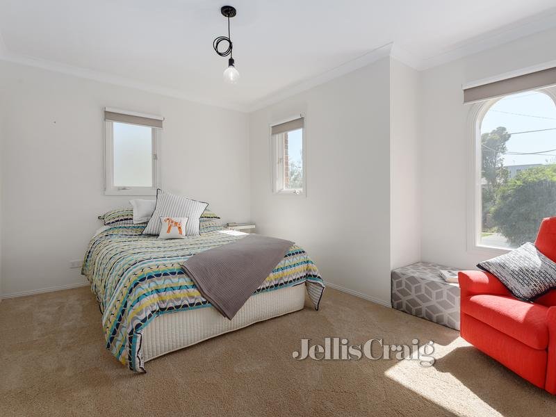 1/5 Dianne Street, Doncaster East image 8