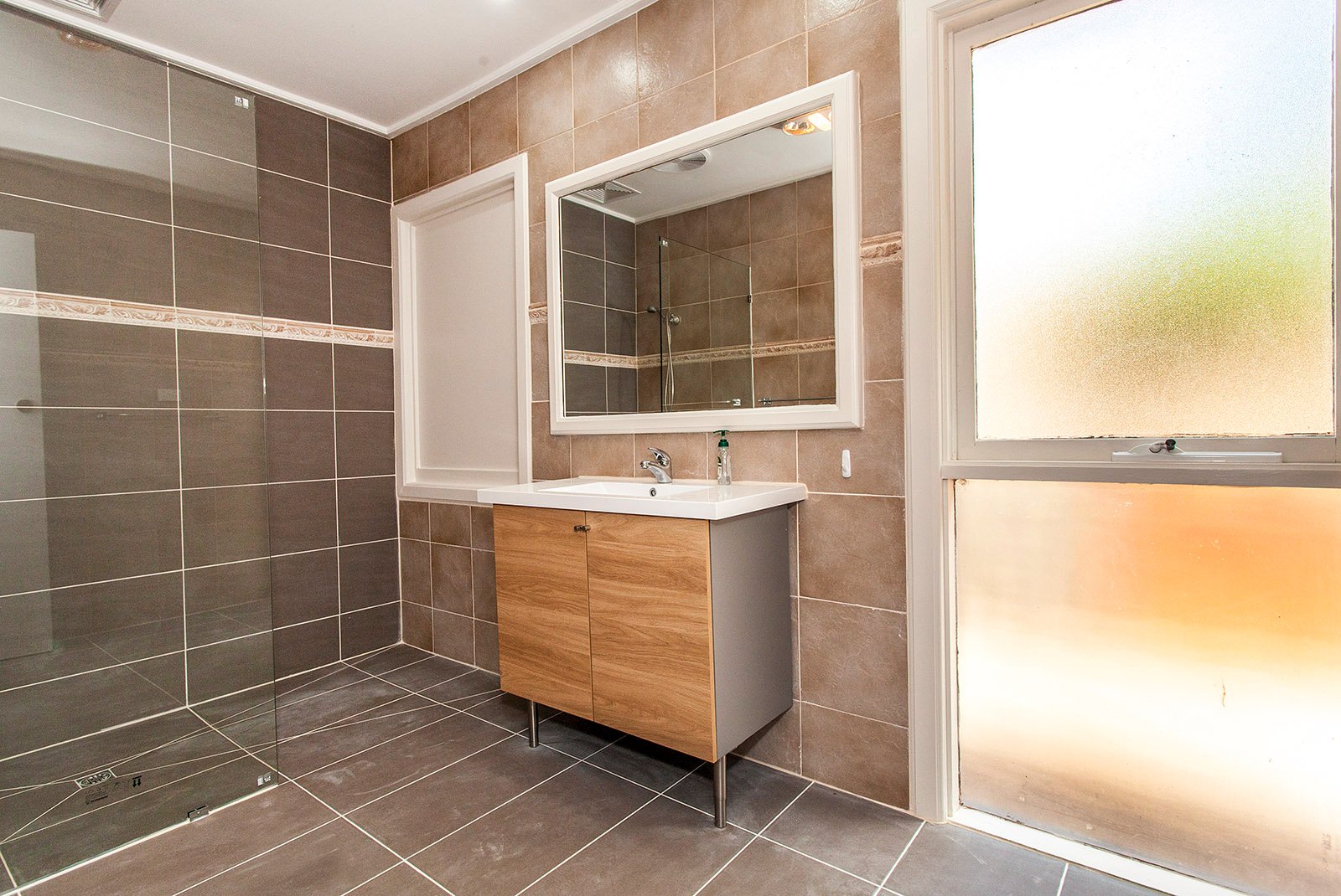 Property Gallery Thumbnail 8