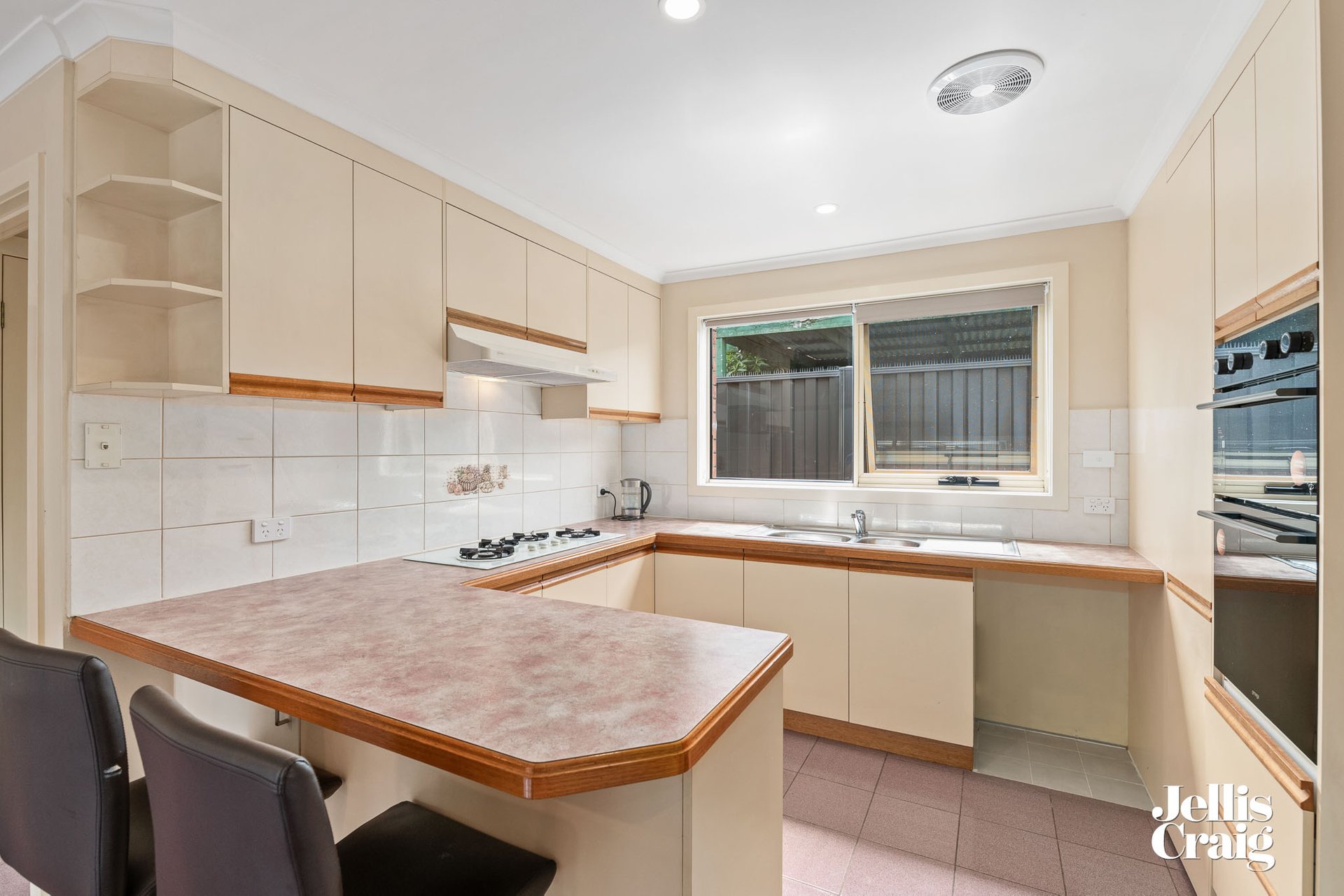 15 Dotterel Court, Chelsea Heights image 2