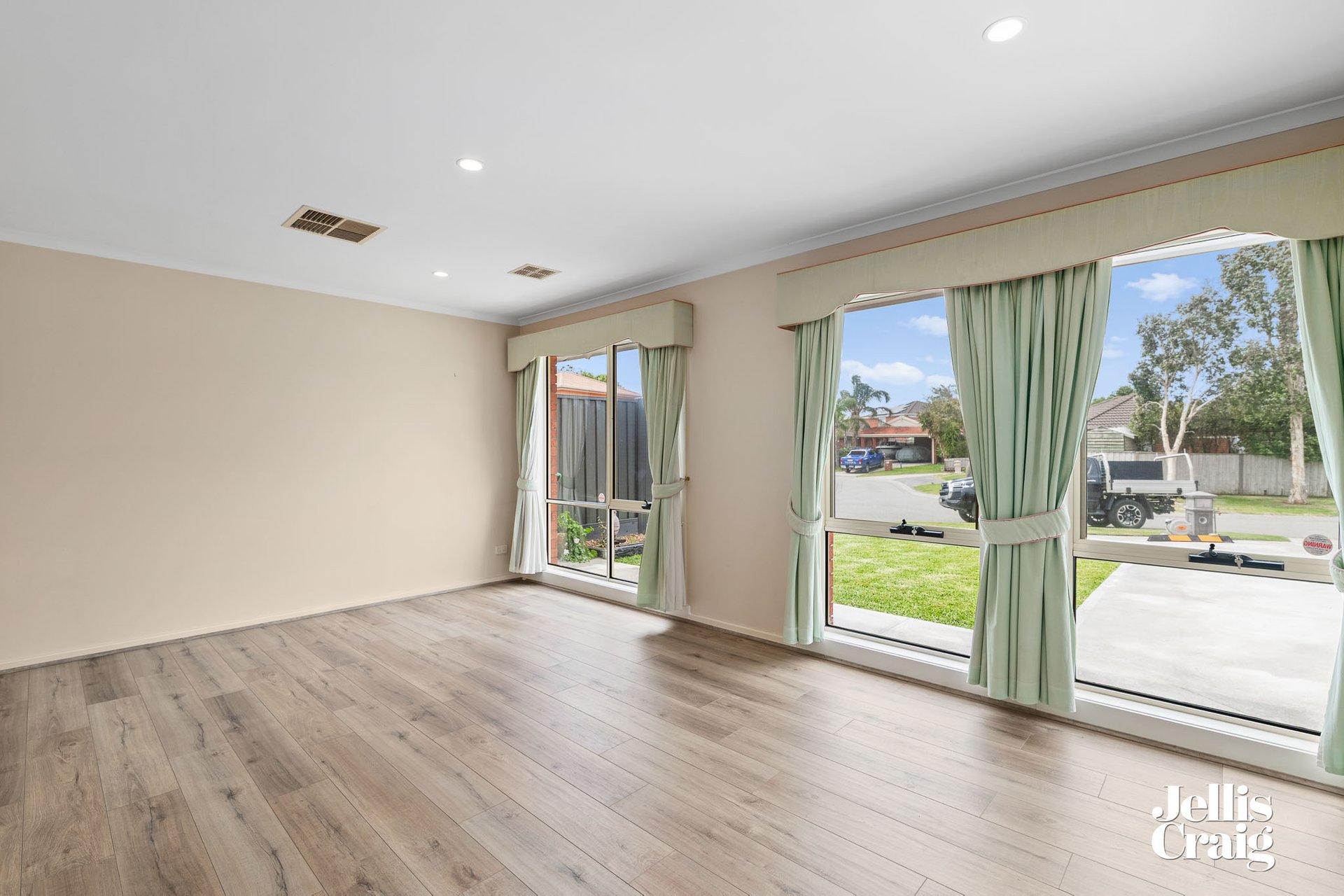 15 Dotterel Court, Chelsea Heights image 4