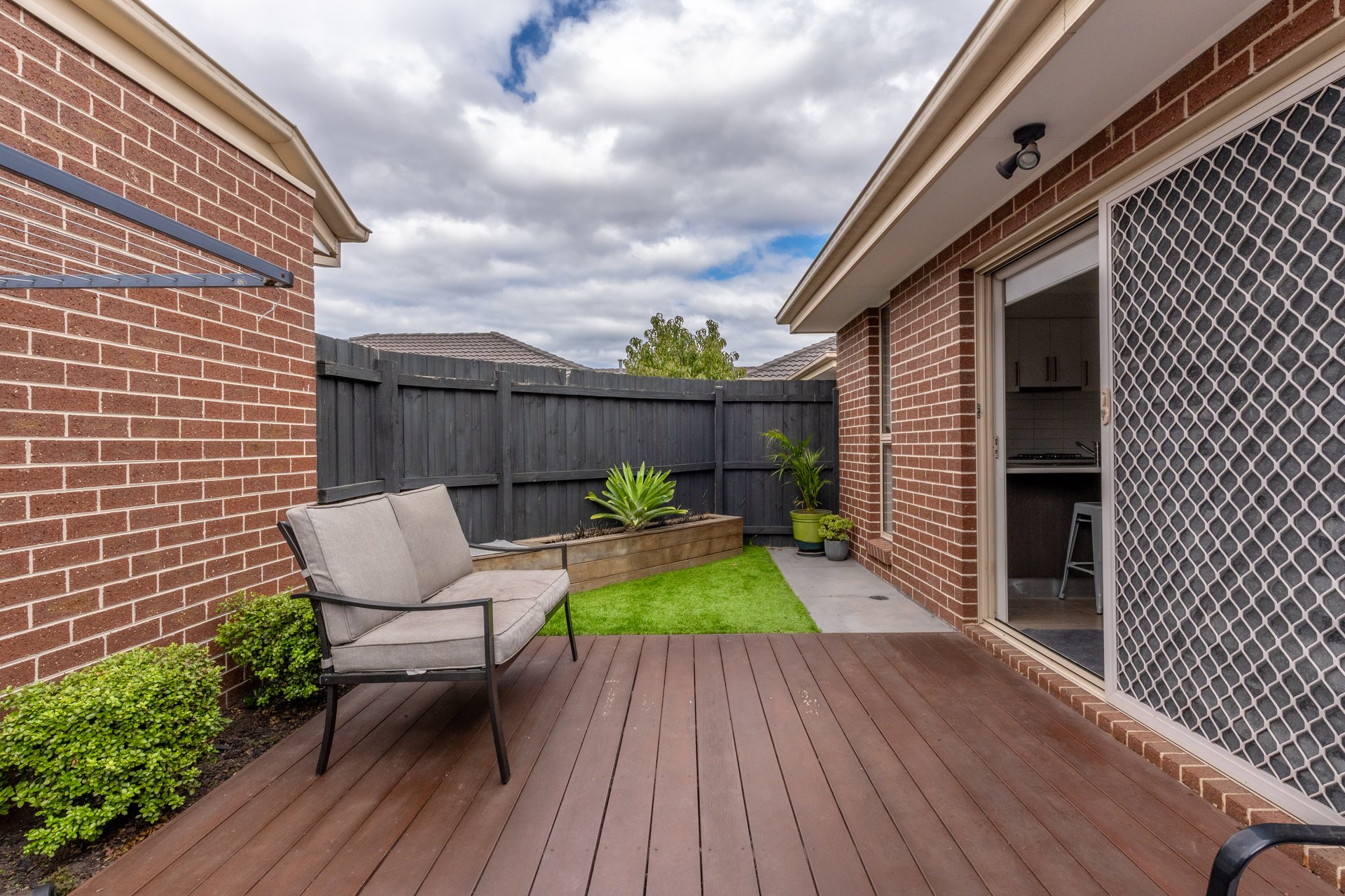 1 / 5 Douglas Court Altona Meadows