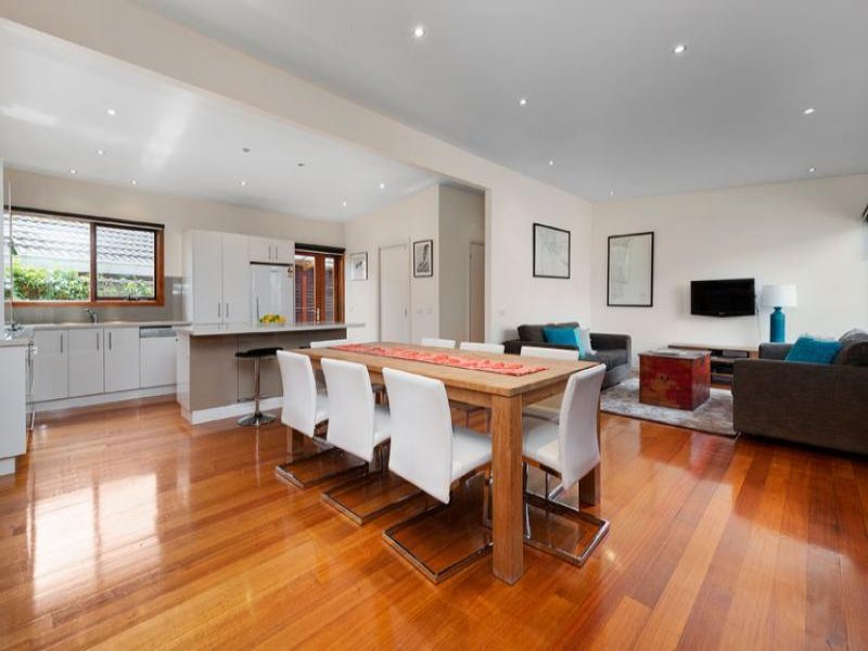 15 Douglas Street, Blackburn North image 1