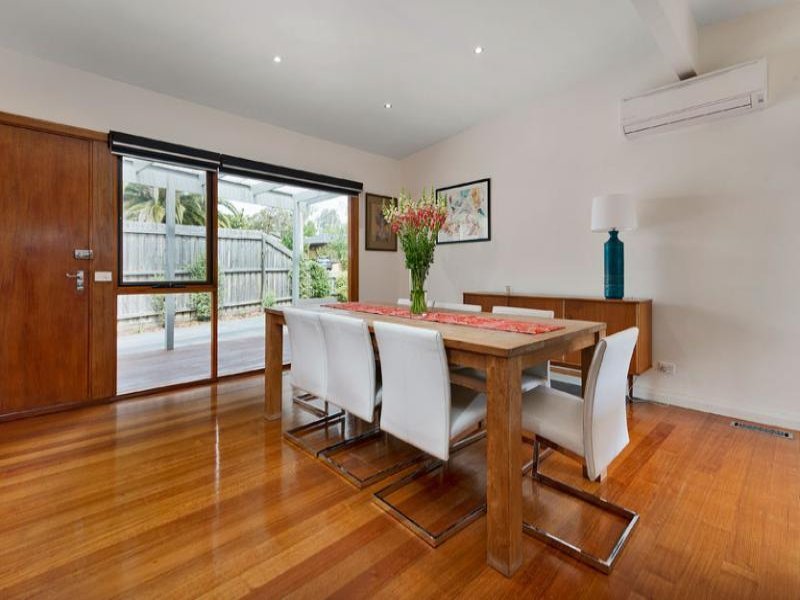 15 Douglas Street, Blackburn North image 3