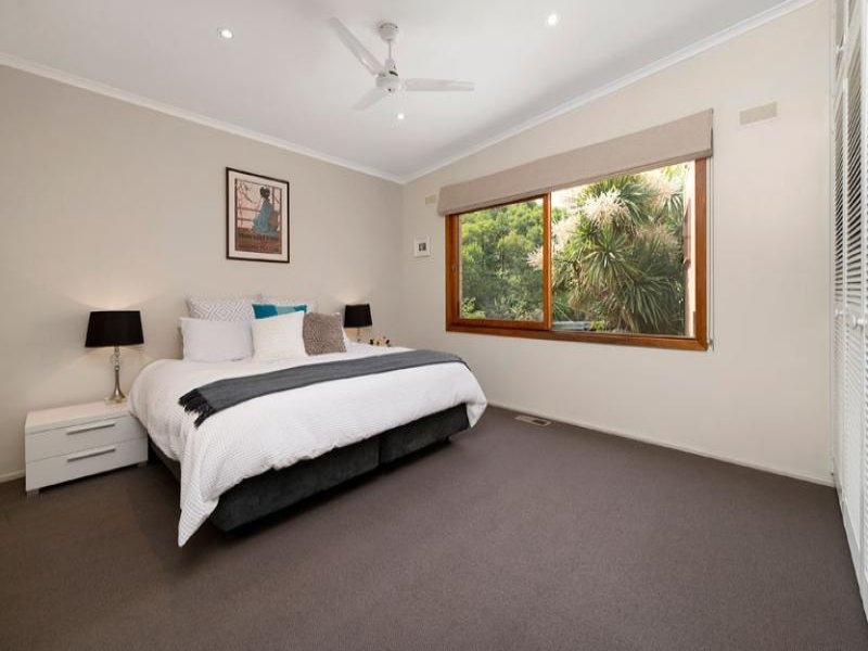 15 Douglas Street, Blackburn North image 5