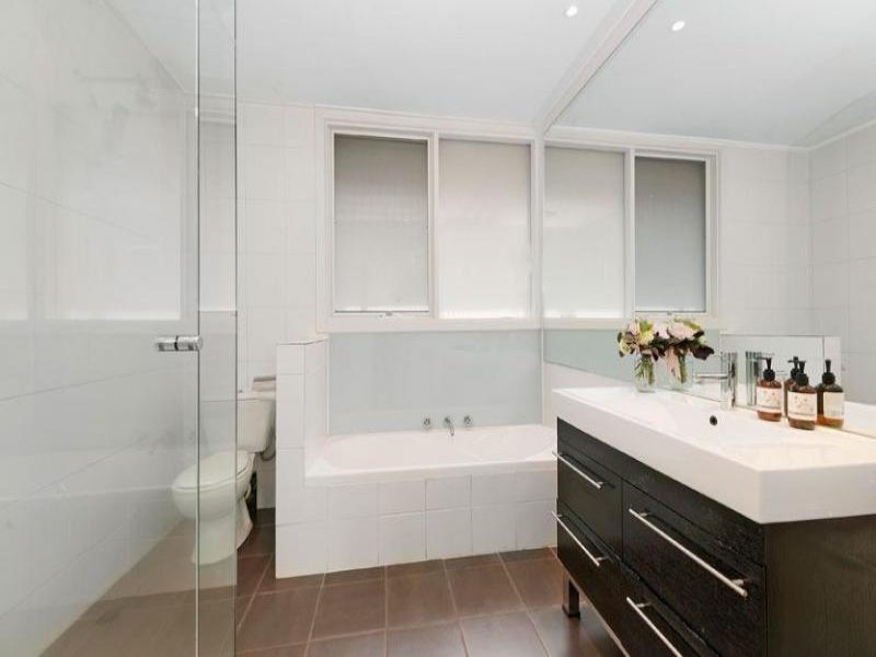 15 Douglas Street, Blackburn North image 7
