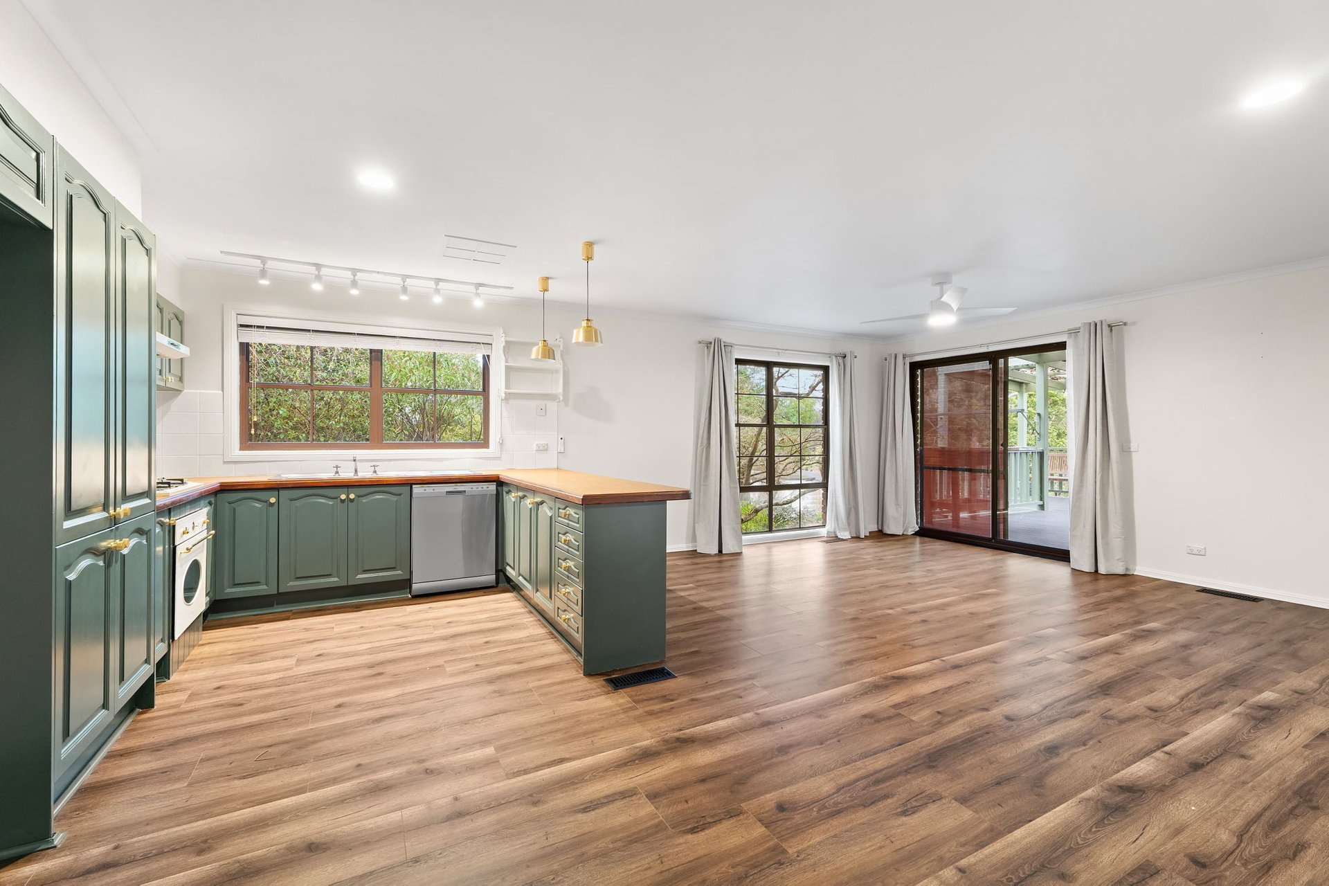 15 Edinburgh Road, Lilydale image 3