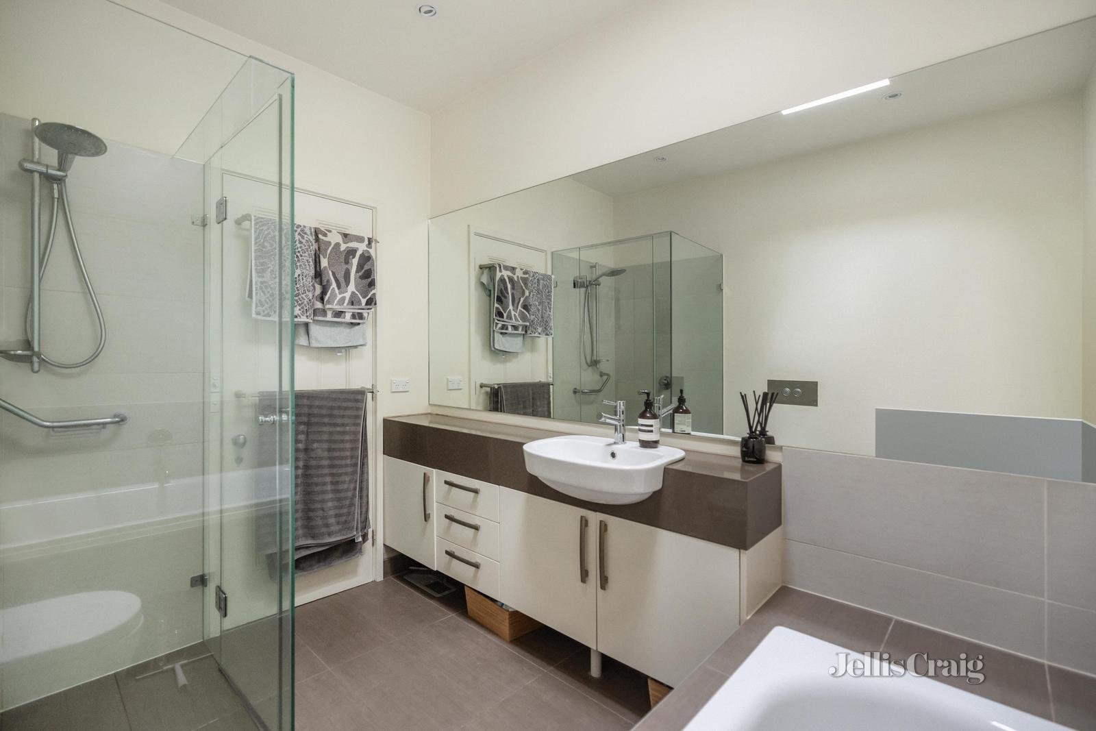 15 Elgin Street, Hawthorn image 8