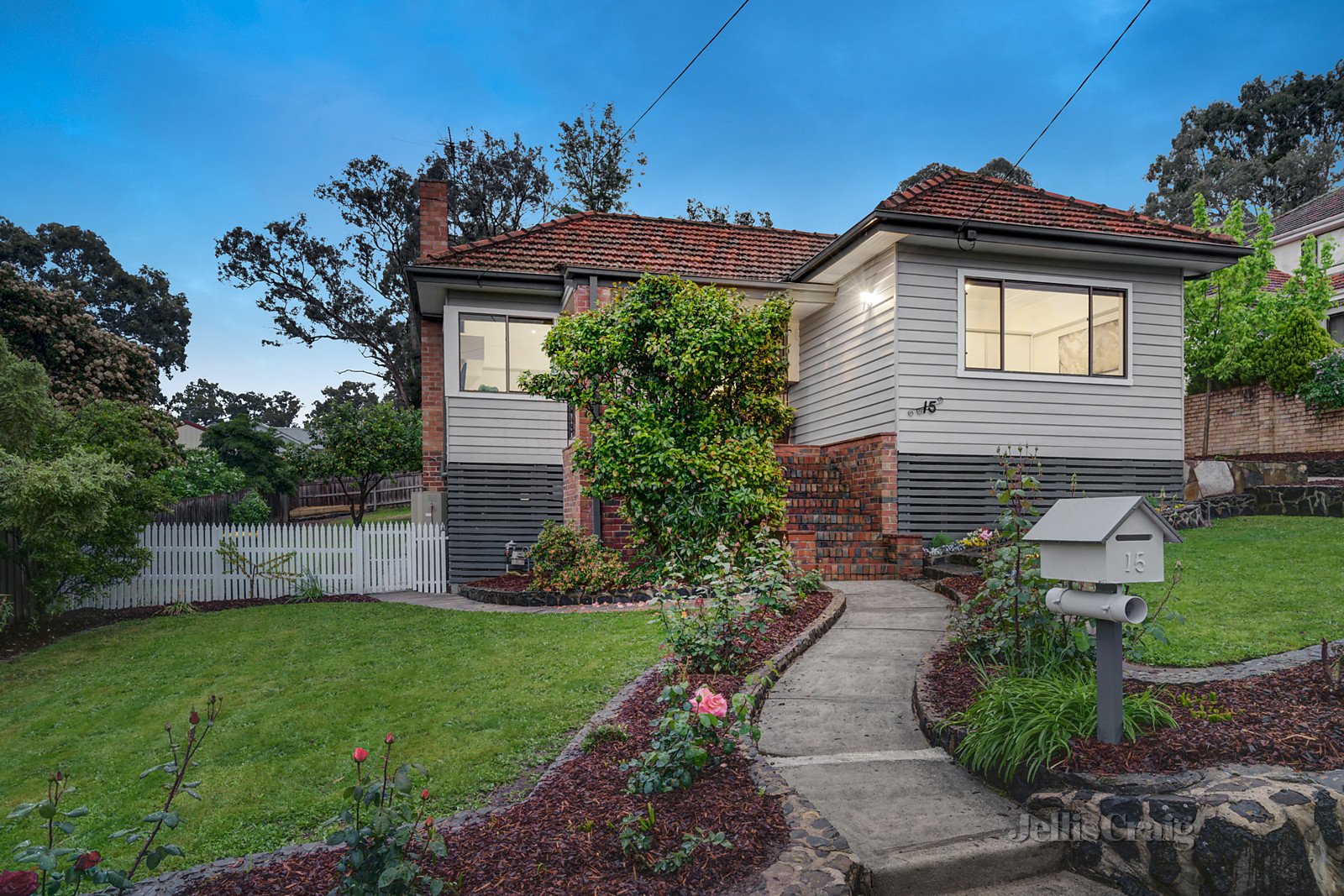 15 Ellen Court, Greensborough image 1