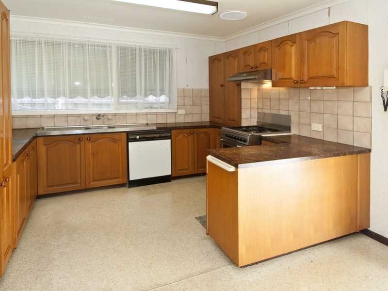 15 Elliott Avenue, Highton image 2